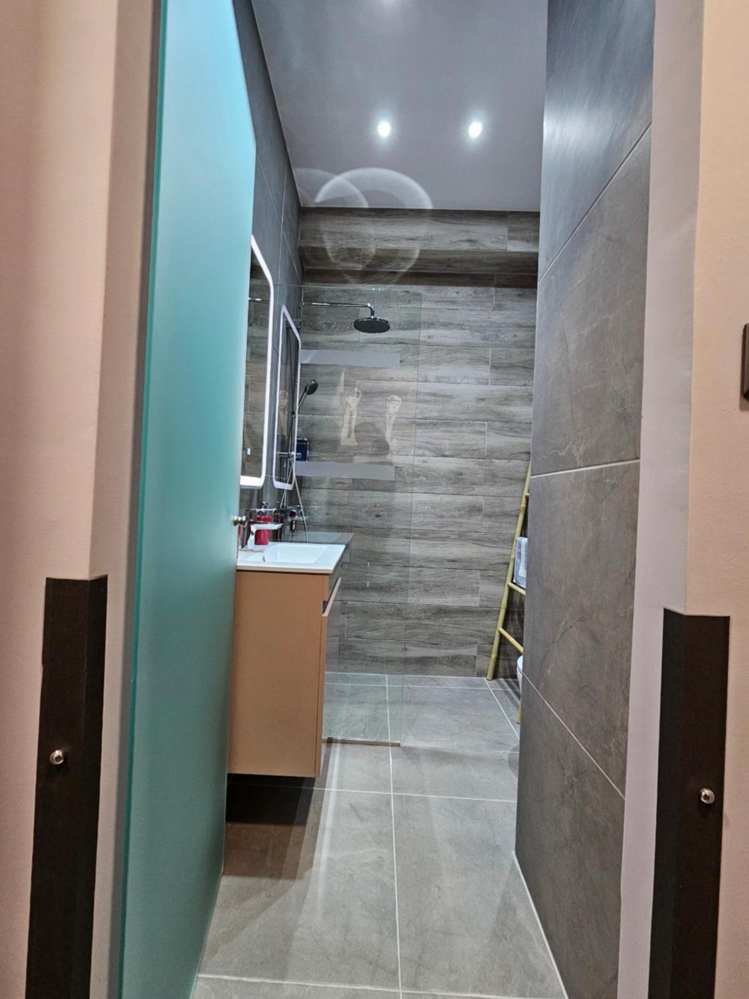 Dione Luxury Business Suite In The Heart Of アテネ エクステリア 写真